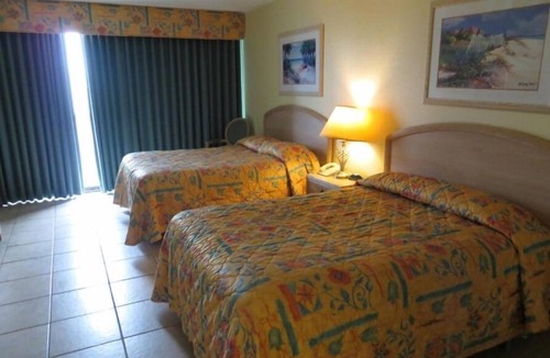 South Padre Island Condo | Royale Beach & Tennis Resort Cozy 2BR Condo with Spa Tub
