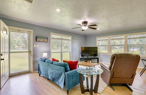 Votaw House | Rural Lakefront Home - 17 Mi to Dtwn Livingston