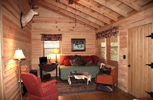 Kountze Cabin | Rustic Cabin Getaway with Stunning Front Porch near Beaumont, Texas