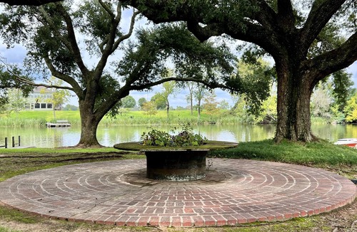 Natchez Cottage | Rustic cottage on Cane River. Perfect place to relax, fish, and enjoy the water