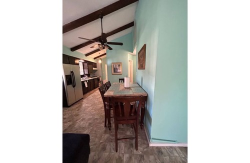 Quinlan House | Rustic Country Cabin with a Lake View! Easy Access to Lake Tawakoni