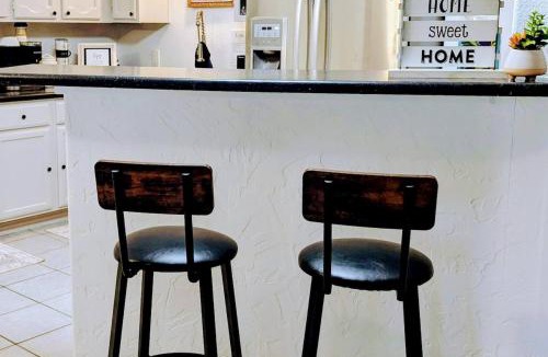 Saginaw House | Rustic Point near the Historic Stockyards