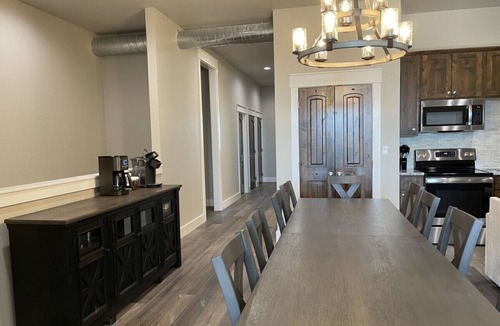 Nemo House | Rustic Ranch Retreat-Ideal for Family Reunions, Corporate Getaways, and Memorable Celebrations