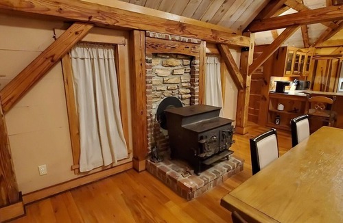 Lake Charles House | "Rustic Retreat" Timber Frame near Sam Houston Jones State Park & Casinos