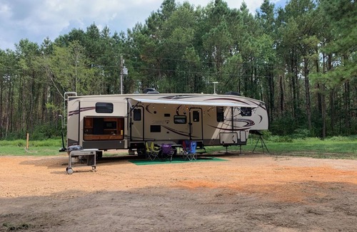 Magnolia RV Rental | RV Hook-up Visit our Campground