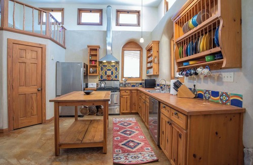 Hunt House | Sacred River Retreat For 12ppl