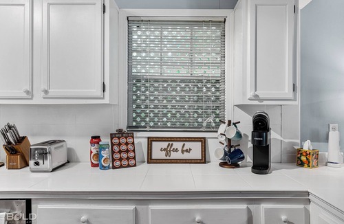 Broadmoor House | Safe, Broadmoor Haven. Spacious w/King Bed & Large Backyard