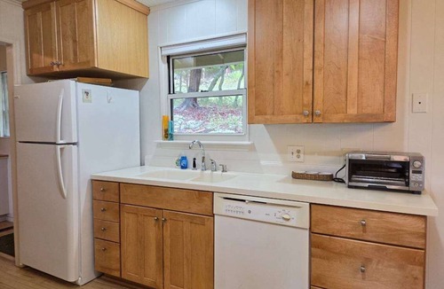 Lost Bridge Village House | Sailaway!- Huge Lake Views; Easy Walk to Shoreline! Boat Launch Nearby; Pool!