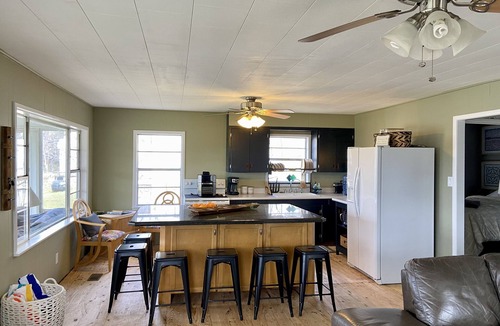 Cookson House | Sailfish Cottage -Tenkiller Lake Snake Creek Marina-5 min to 1864 Wedding venue.
