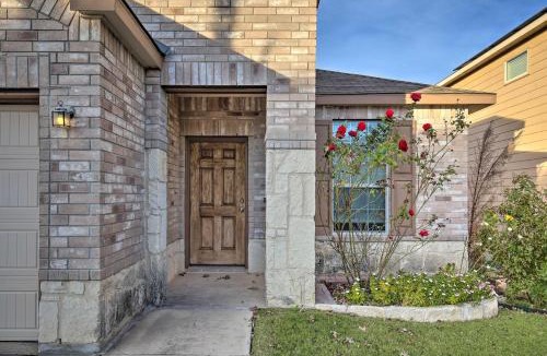 Wetmore House | San Antonio Home w/Hot Tub: Near Golf & Shopping