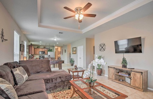 Wetmore House | San Antonio Home w/Hot Tub: Near Golf & Shopping
