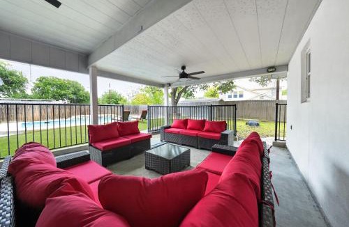 Leon Valley House | San Antonio Retreat 5BR Sleeps 9 -Near Fiesta TX home