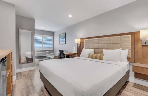 Central Berkeley Hotel | Sather Berkeley, SureStay Collection by Best Western