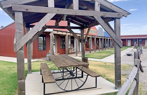 Cache Cabin | Saving the Longhorn Cabin near Wichita Mountains Medicine Park Cache, sleeps 2