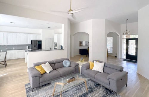 Austin House | Scenic Hill Country Hideaway! Wifi, AC, PingPong, Corn Hole, near the best BBQ!
