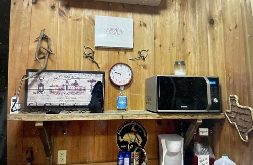 Mineral Wells Cabin | Scenic Hillside Cabin: The Hideout at Rocky Ridge