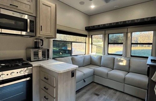 Bentonville House | Scenic NWA Retreat with New Luxury Camper on 15 Acres near XNA and Bentonville