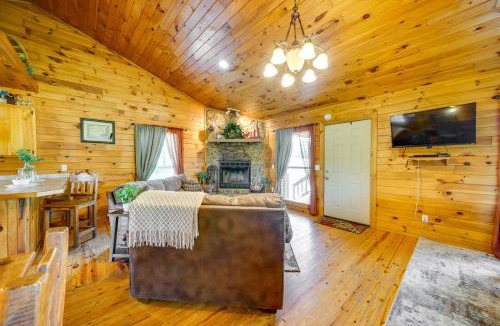 Octavia Apartment | Scenic Oklahoma Studio Cabin on 80 Acres w/Views!