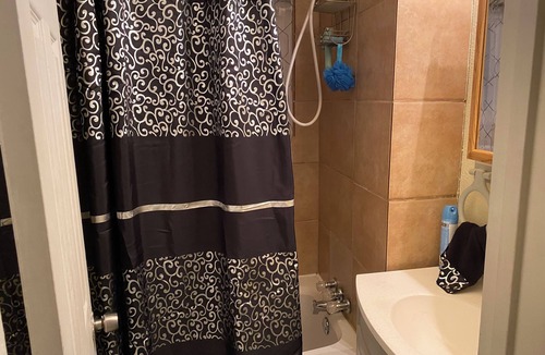 Gretna House | Scott's Inn Newly renovated near Oakwood Mall12 minutes from Downtown.