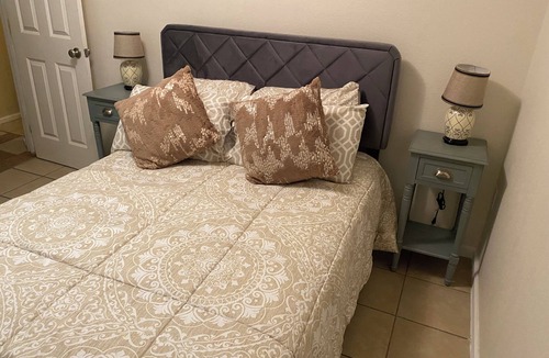 Gretna House | Scott's Inn Newly renovated near Oakwood Mall12 minutes from Downtown.