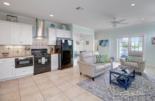 Sand Point Apartment | Sea the View Casita-ADA access + heated community pool.hot tub,beach boardwalk