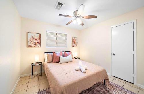 El Lago House | Seabrook Sanctuary Cozy 3BR Home Perfect for Families Privacy & Comfort Galore
