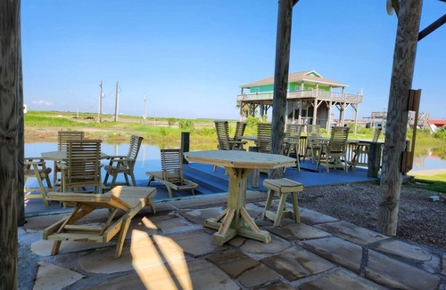 Port Bolivar House | Seahorse Sea Stunning Gulf & Bay Views Canal‑Front Dock Short Walk/Golf Cart to Beach Sleeps 16