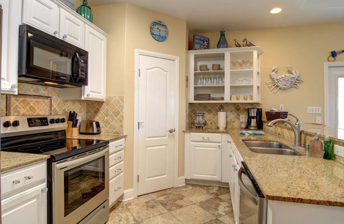 Sand Point House | Seaside Paradise – Upstairs Unit 3BR/2BA – Great deck! Close to beach and pool.