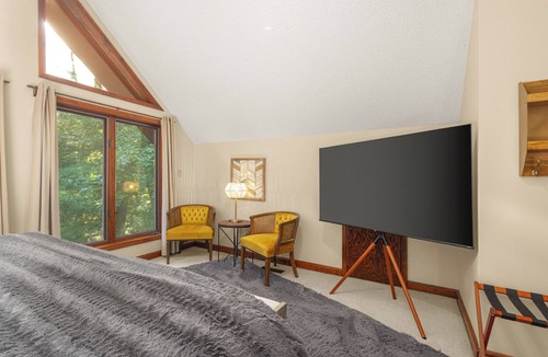 Jasper Cabin | Secluded Arkansas Grand Canyon Lodge Pool + Hot Tub Sleeps 16+