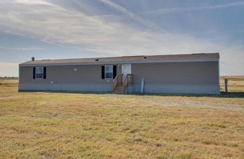 Canadian County House | Secluded El Reno Retreat w/Private Fishing Lake!