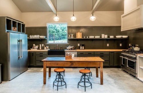 Jewett Cabin | Secluded Farm Cabin on the Lake: King Bed, Soaking Tub, Work Desk, Scenic Views!