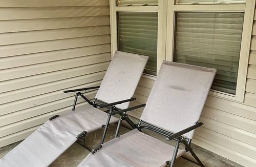 Broadmoor House | Secluded home in Quiet Neighborhood 3BR 2BA