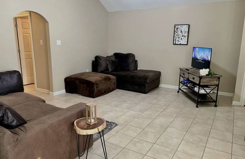 Broadmoor House | Secluded home in Quiet Neighborhood 3BR 2BA