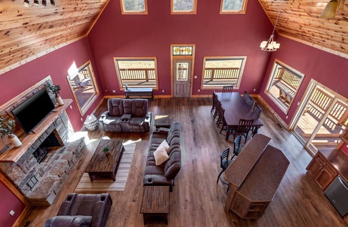 Sand Gap Cabin | Secluded multi-family cabin w/firepit, close to Buffalo River
