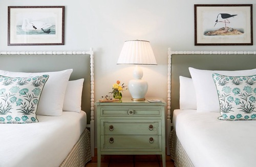 Lake Austin Village Hotel | Secluded Pampering at a Lakeside Lodge with Award-Winning Spa Treatments
