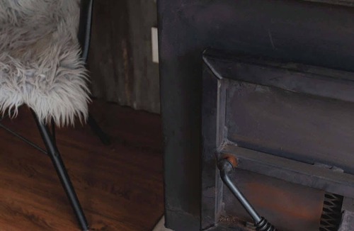 Dunlap Cabin | Secluded rustic 3-bedroom cabin on private land