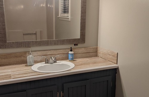 Lafayette Apartment | Second story Guest house