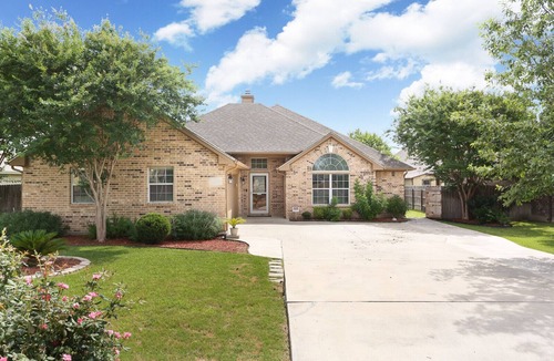 Schertz House | Selma Retreat - Central to SA/NB and close to Randolph AFB