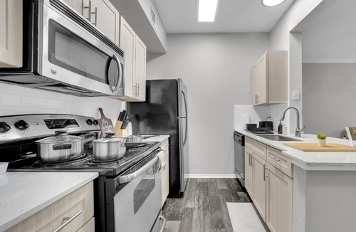 Far North Dallas Apartment | Serene 1BD Retreat - Pool, Gym & Free Parking!