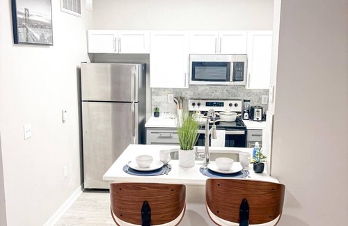 Alden Bridge Apartment | Serene 1BR Contemporary Stay Pool Gym Access