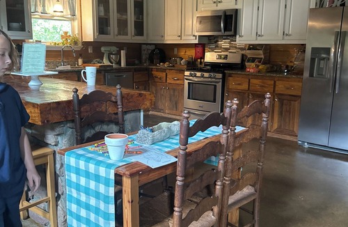 McCall Creek Bed & Breakfast | Serene 2-bedroom bed & breakfast four miles from Lake Okhissa in Meadville