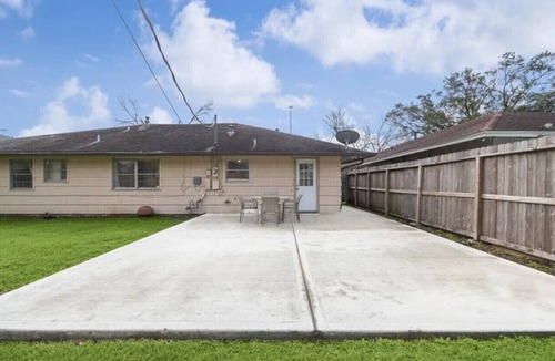 Houston House | Serene 3BR Luxe Easy Access to NRG & Galleria