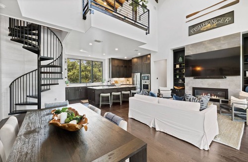 Spicewood House | Serene and luxurious home. Hot Tub! Dog-friendly. Peloton Bike + & Treadmill