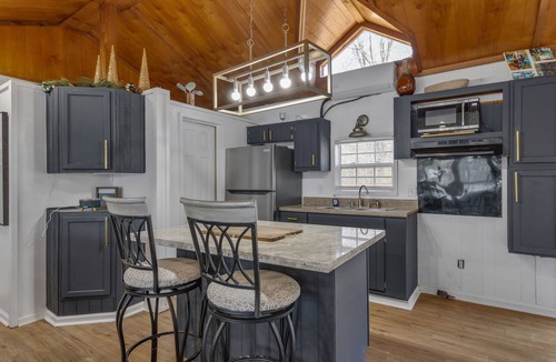 Lottie House | Serene Bayou Retreat - Spacious 4BR Home in Breaux Bridge for Families