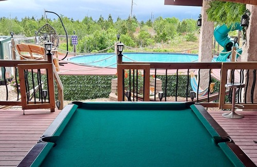 Bastrop Villa | Serene Escape Villa: Pool, Hot Tubs, Games, Sauna, & Steam Room & much more fun!