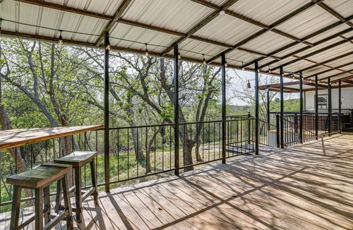 Hudson Oaks House | Serene Hilltop Hideaway: 7 Mi to Weatherford!