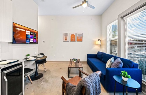 Fort Worth Apartment | Serene Retreat Pool Access 2 Min Walk to TCU