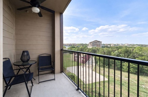 Austin Apartment | Serene & Spacious Bee Cave Luxury Retreat — Private Balcony View — Pool & Gym