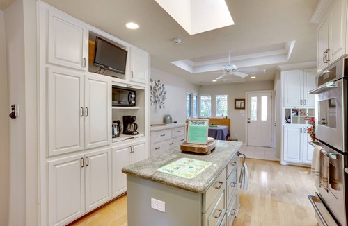 Grogan's Mill House | Serene + Spacious Spring Home w/Forest Views!