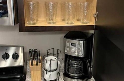 Live Oak Apartment | Shin Oak 6225 · GATED: 2 Bedroom apartment home